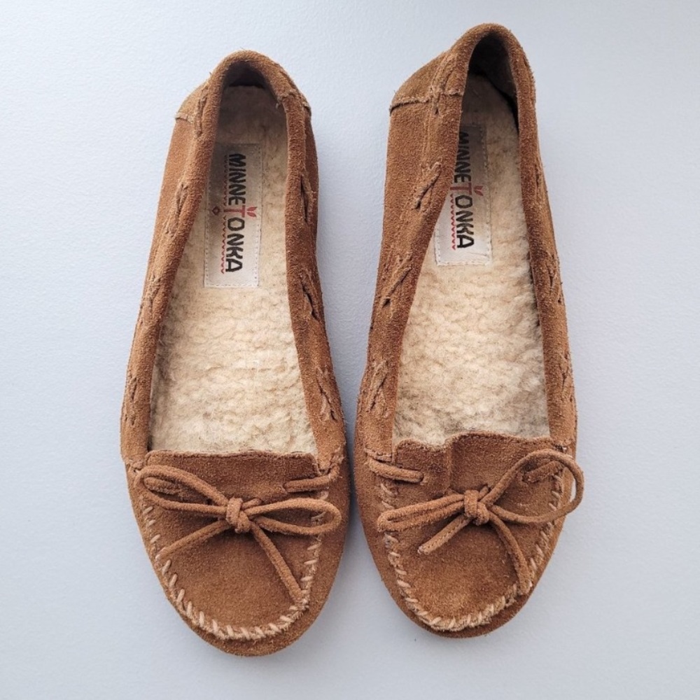 Minnetonka Moccasins size 6